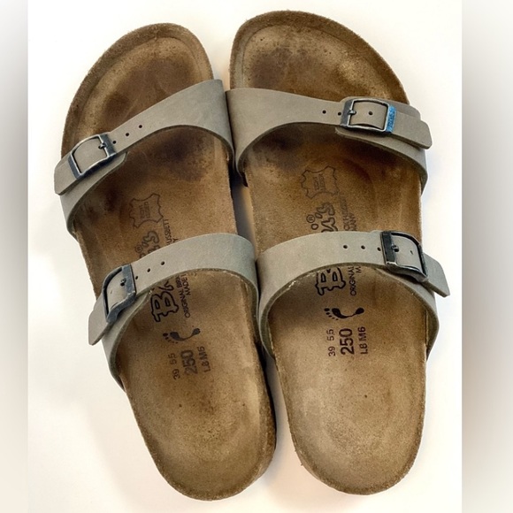 Birkenstock Shoes - Birkenstock Ibiza Unisex Buckle
Strap Sandals Size EU 39 L8 M6
Stone Leather